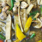 แกงเห็ดใส่หน่อไม้