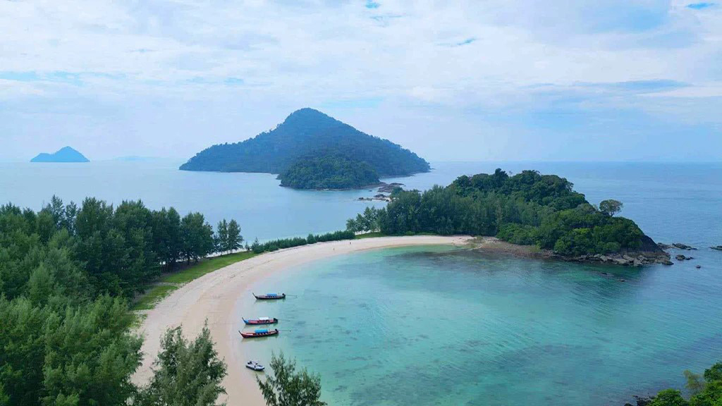 อ่าวเขาควาย เกาะกำตก