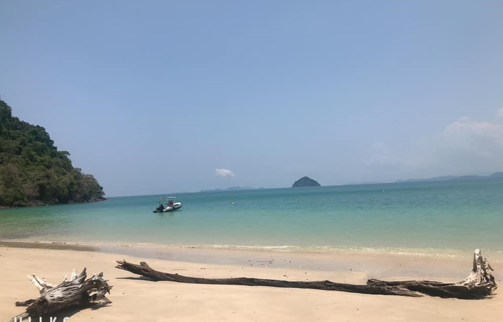 อ่าวเขาควาย เกาะกำตก